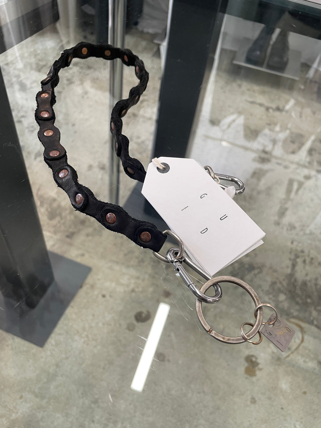 GUIDI : HB03 SOFT HORSE FULL GRAIN KEYCHAIN COL:BLKT