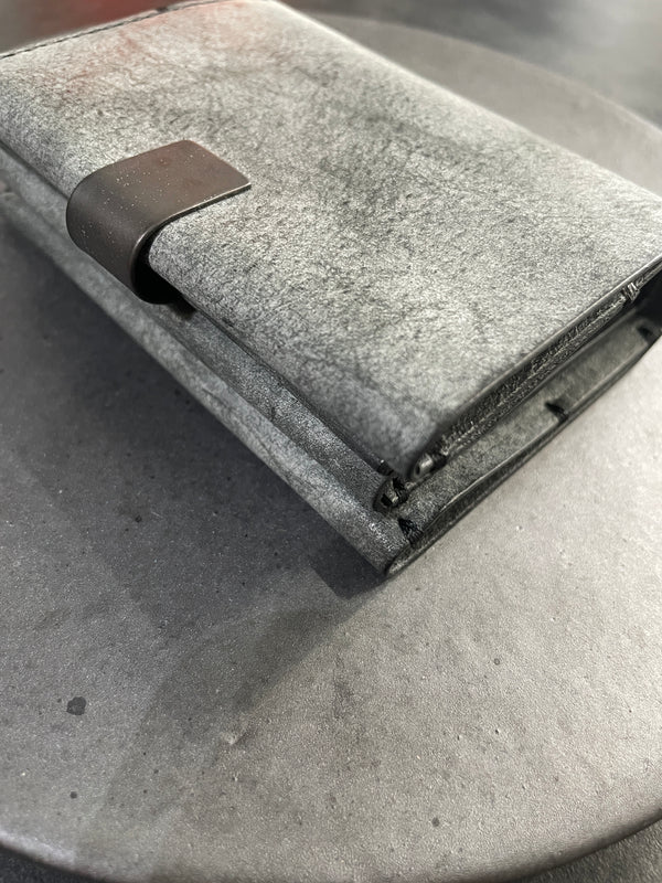 iolom : MINIMAL WALLET_LA PERLA AZZURA ALASKA_BRASS [io-07-014]